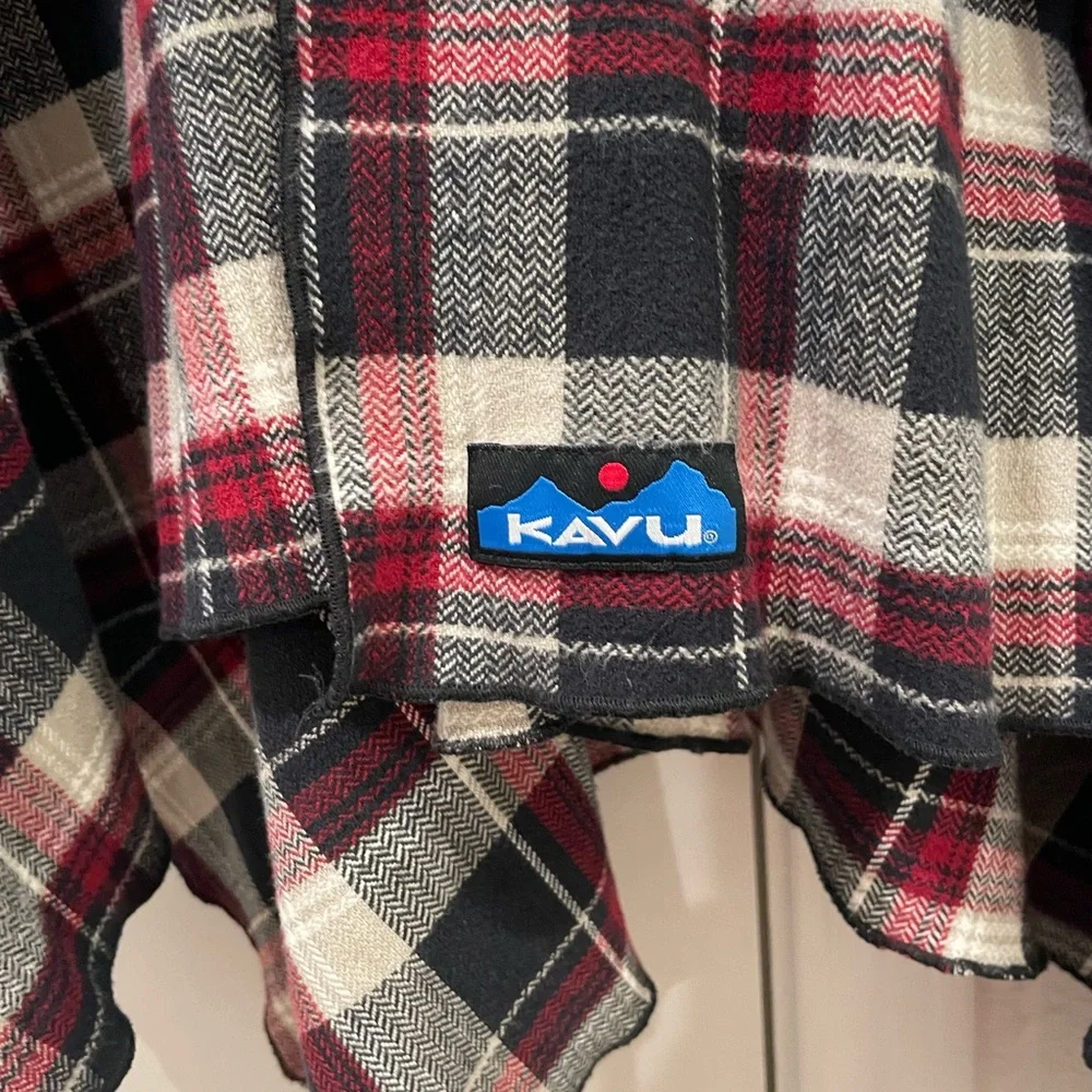 Kavu Women’s One Size Shawl Wrap Red Black Plaid Cozy Warm Cabincore - Picture 4 of 7